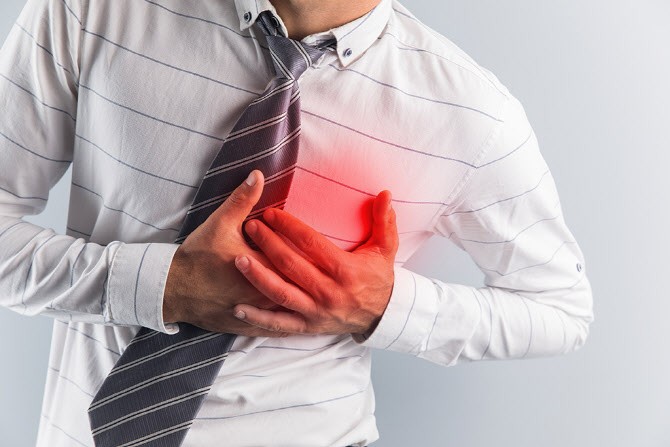 심장 혈관이 보내는 경고, 가슴 통증 놓치지 말아야 하는 이유?