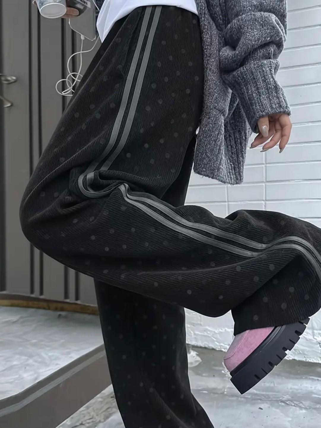 바지랑 어울릴 상의 추천해주라!